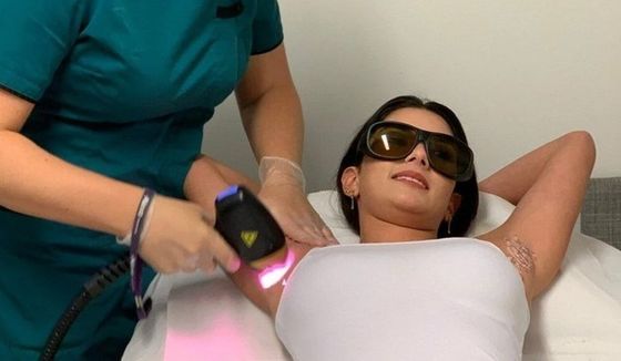 อุปกรณ์เลเซอร์ไดโอดแบบพกพาขนาดกะทัดรัดพร้อมเทคโนโลยีความยาวคลื่นที่ปรับได้สำหรับโซลูชันการประมวลผลวัสดุอเนกประสงค์