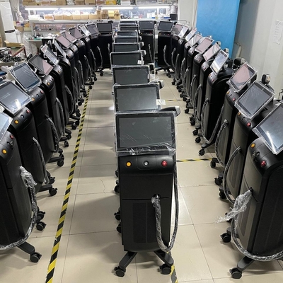 810nm 808nm Diode Ice Laser Machine 3 Wave สําหรับการกระชับผิวหนัง / กําจัดรู